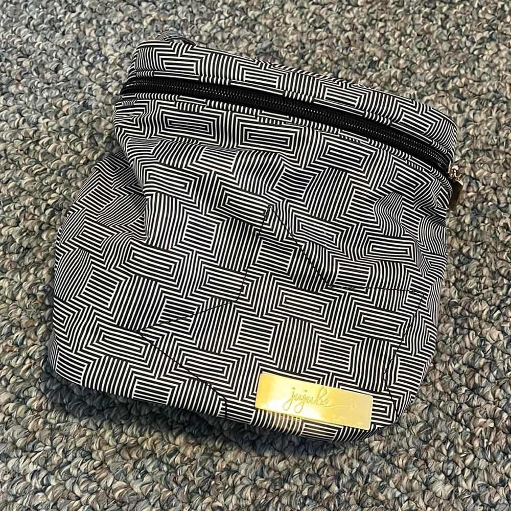 Like new! JuJuBe pacifier holder and bottle cooler